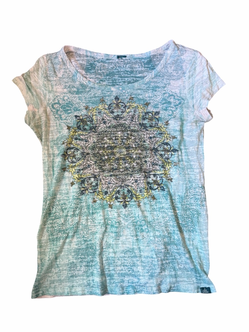 Whimsical Boho Short Sleeve Graphic Tee with Ornate Medallion Vintage Prana M